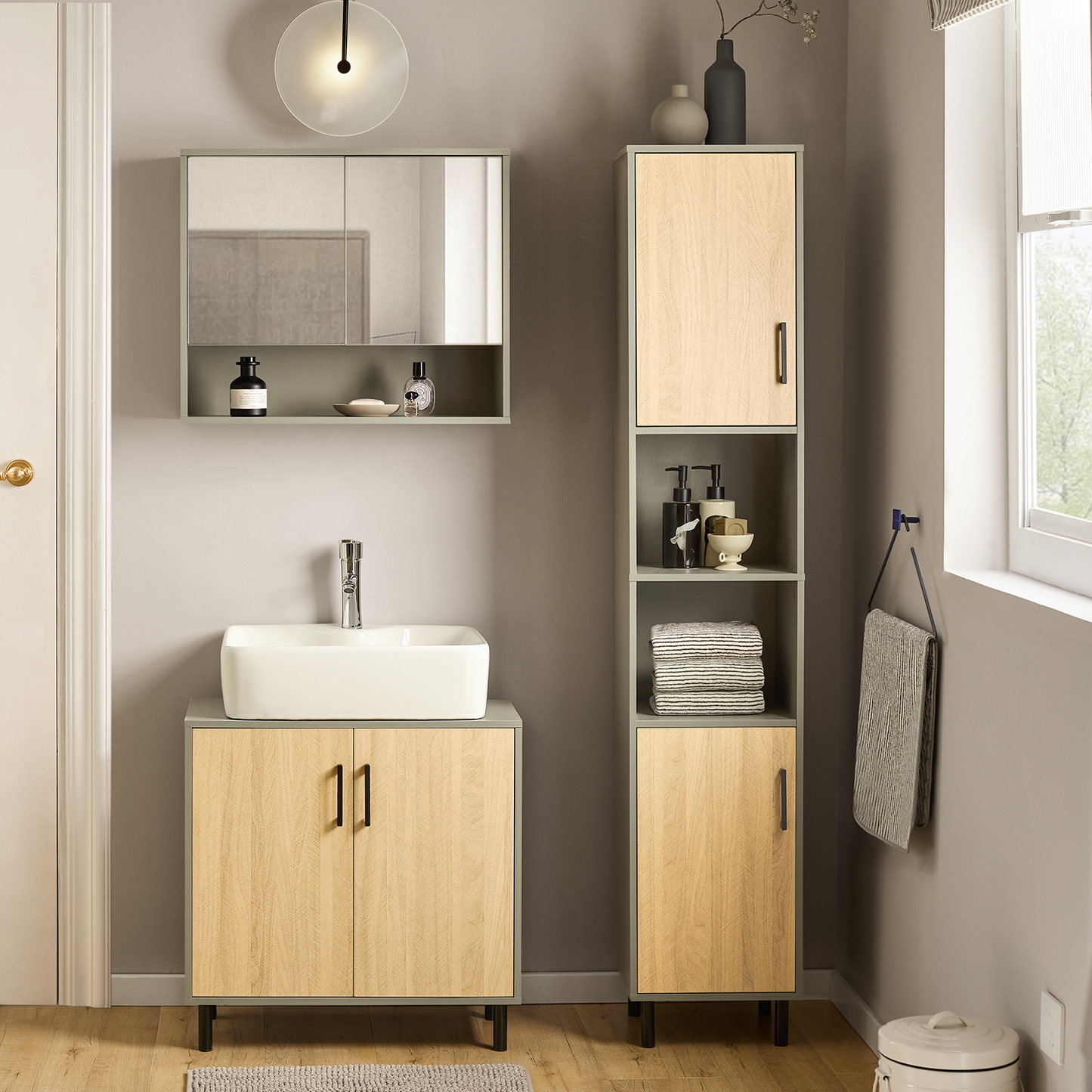 Armoire de salle de bain haute SoBuy, meuble de rangement pour salle de bain BZR131-NG