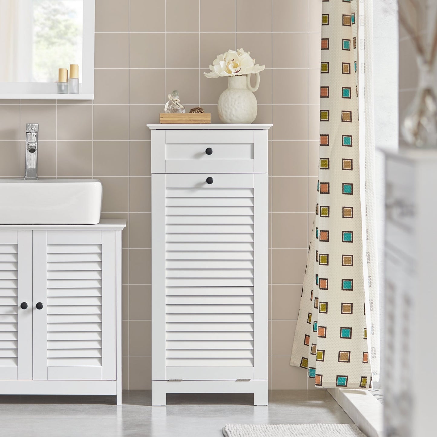 SoBuy BZR73-W, Meuble de rangement pour salle de bain avec tiroir et panier à linge, Meuble buanderie blanc