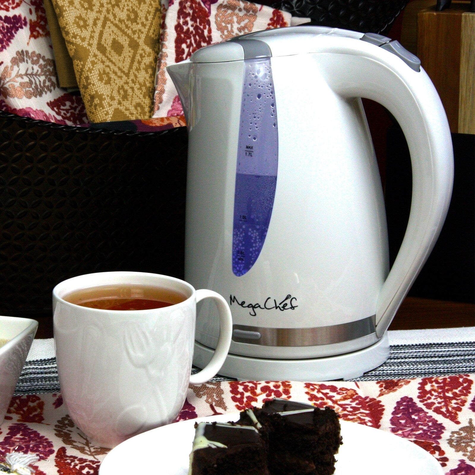 1.7L Rapid Boil Cordless Serving Electric Tea Kettle in White