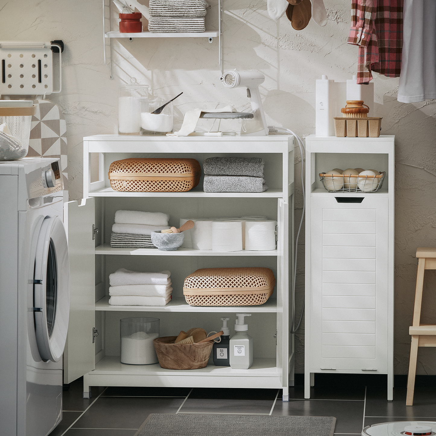 Meuble de salle de bain SoBuy, armoire de rangement avec 2 portes BZR121-W