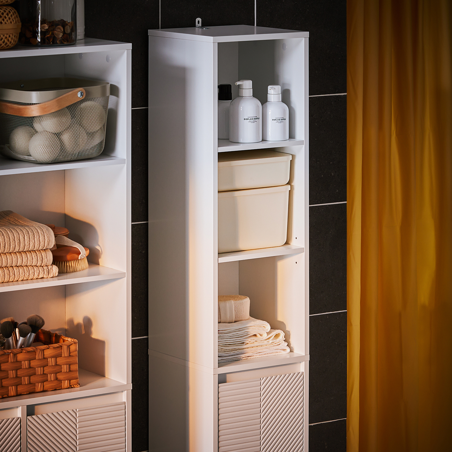 Armoire de salle de bain haute SoBuy avec panier à linge, meuble de rangement autoportant à 3 étagères BZR158-W