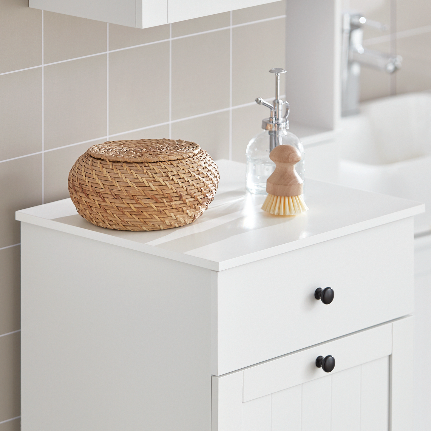 SoBuy Panier à linge blanc pour salle de bain, meuble de rangement avec tiroir, BZR21-W