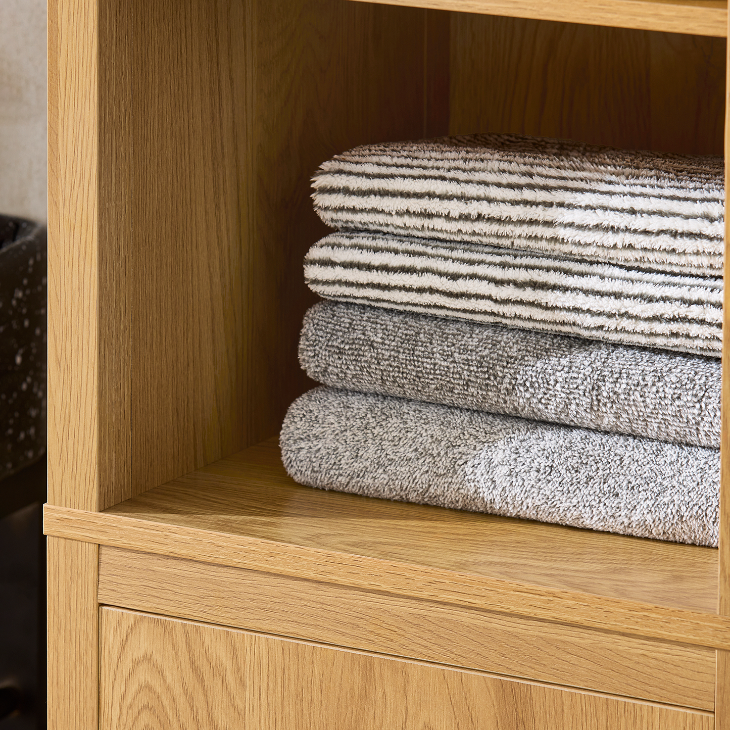 Armoire de salle de bain haute SoBuy avec panier à linge BZR95-SN