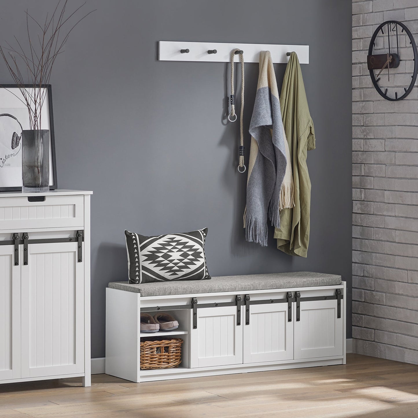 Banc à chaussures de rangement SoBuy avec portes coulissantes de style grange et coussin d'assise rembourré, meuble à chaussures d'entrée FSR133-W