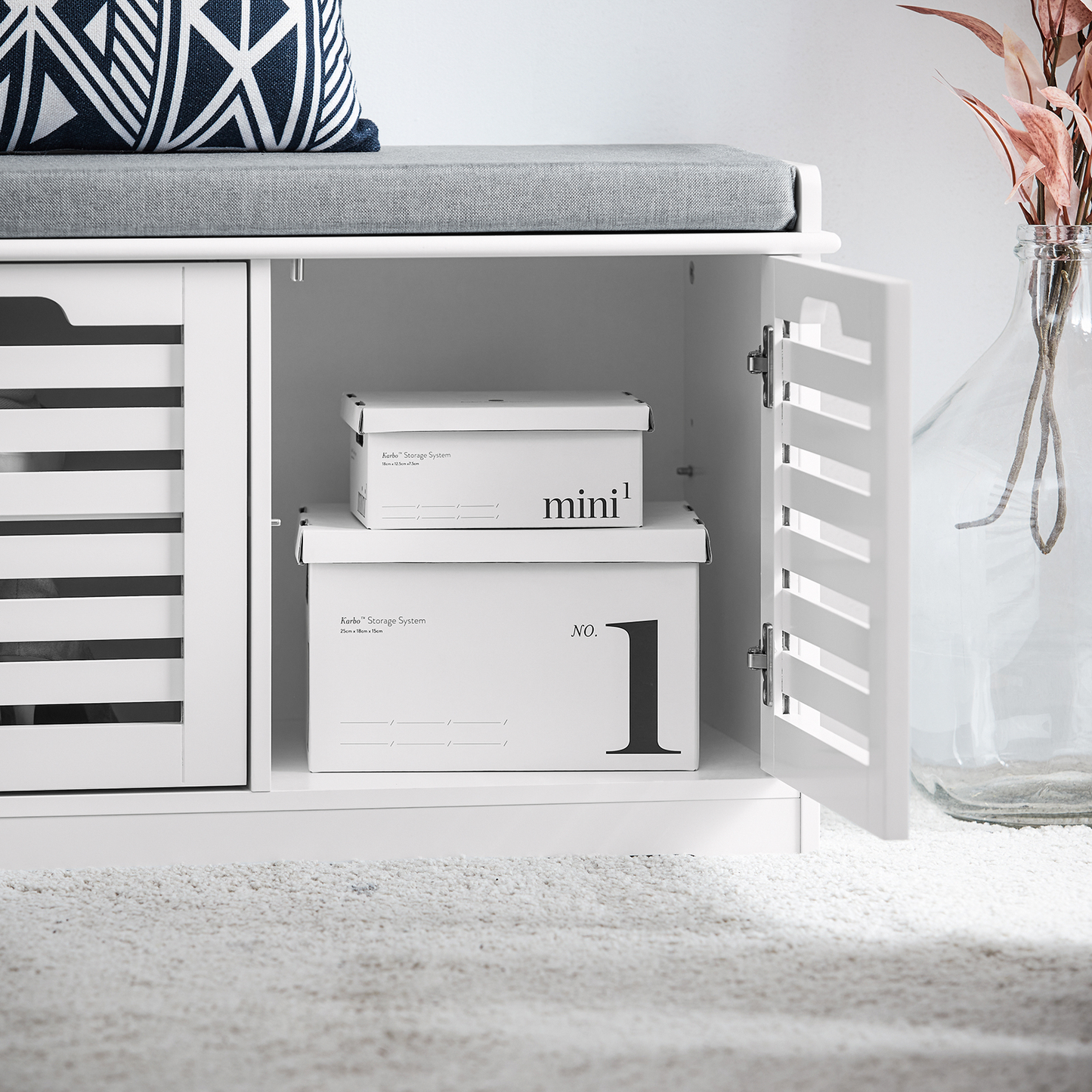 Banc à chaussures SoBuy avec coussin d'assise et 2 portes, meuble de rangement pour entrée FSR23-II-W