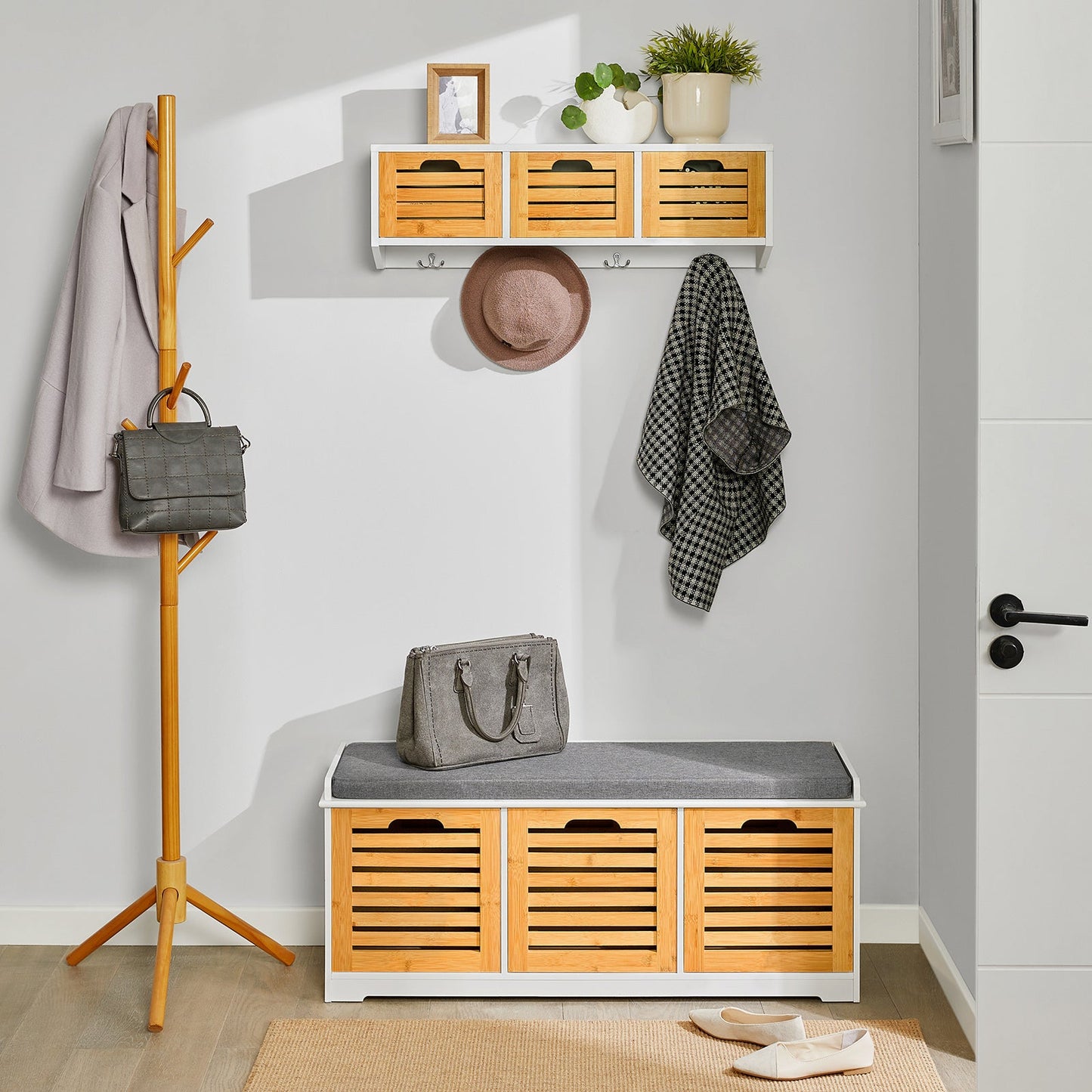 Banc de rangement pour chaussures d'entrée SoBuy avec tiroirs et coussin, FSR23-WN