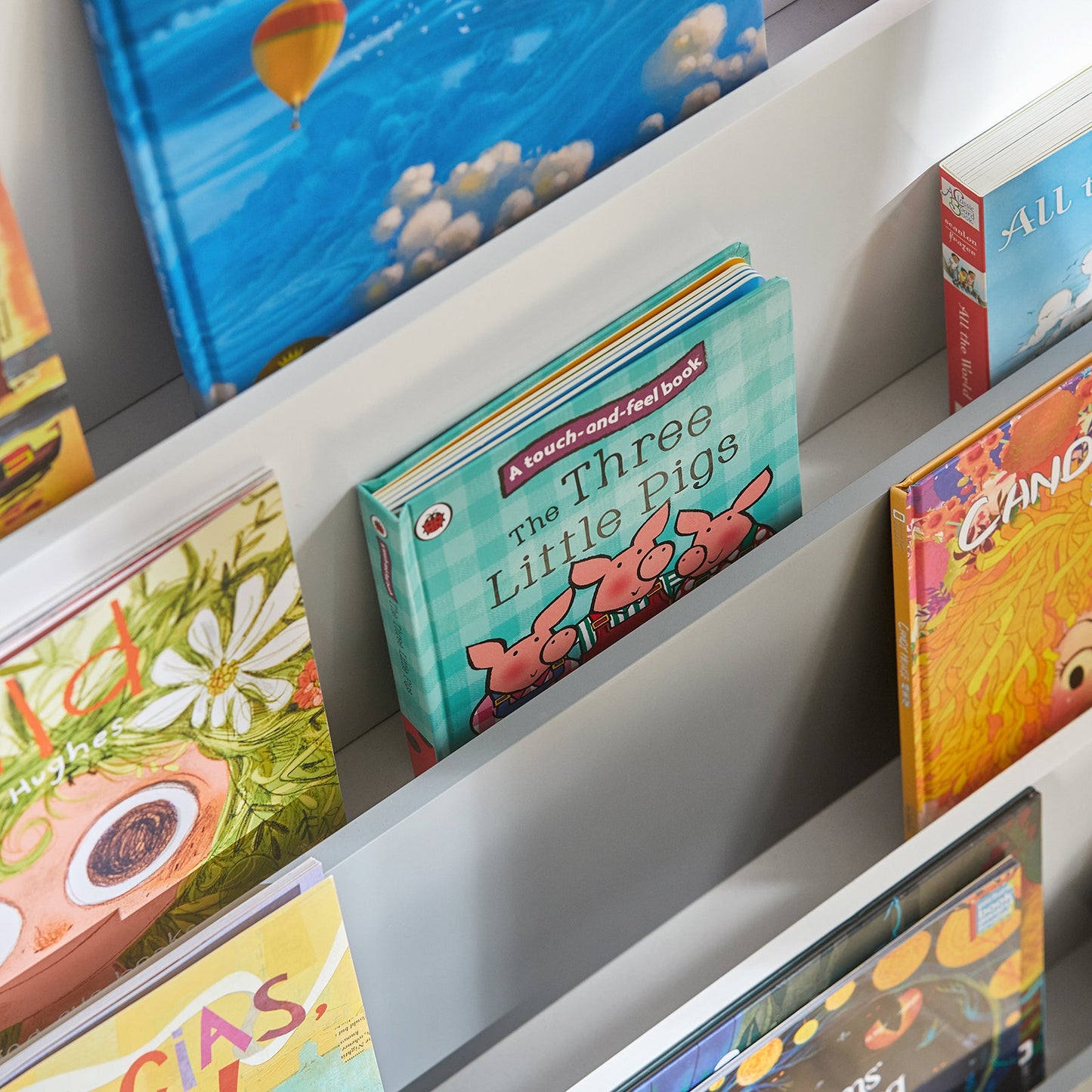 Bibliothèque pour enfants SoBuy avec porte-journaux à 4 étagères KMB32-HG