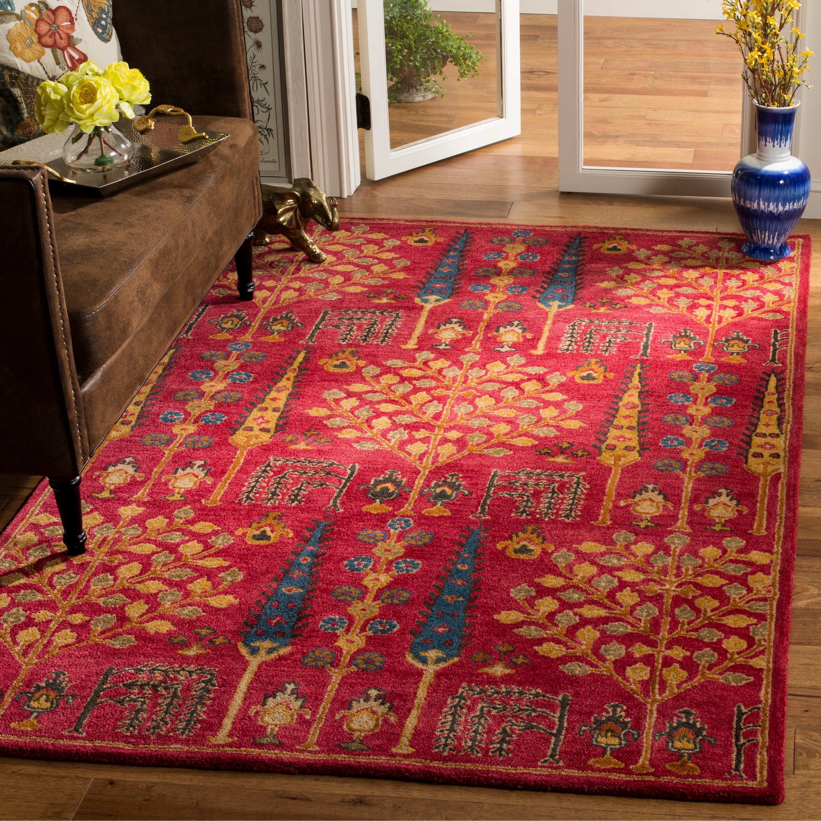 SAFAVIEH Handmade Heritage Picture Block Floral Traditional Oriental Wool Rug